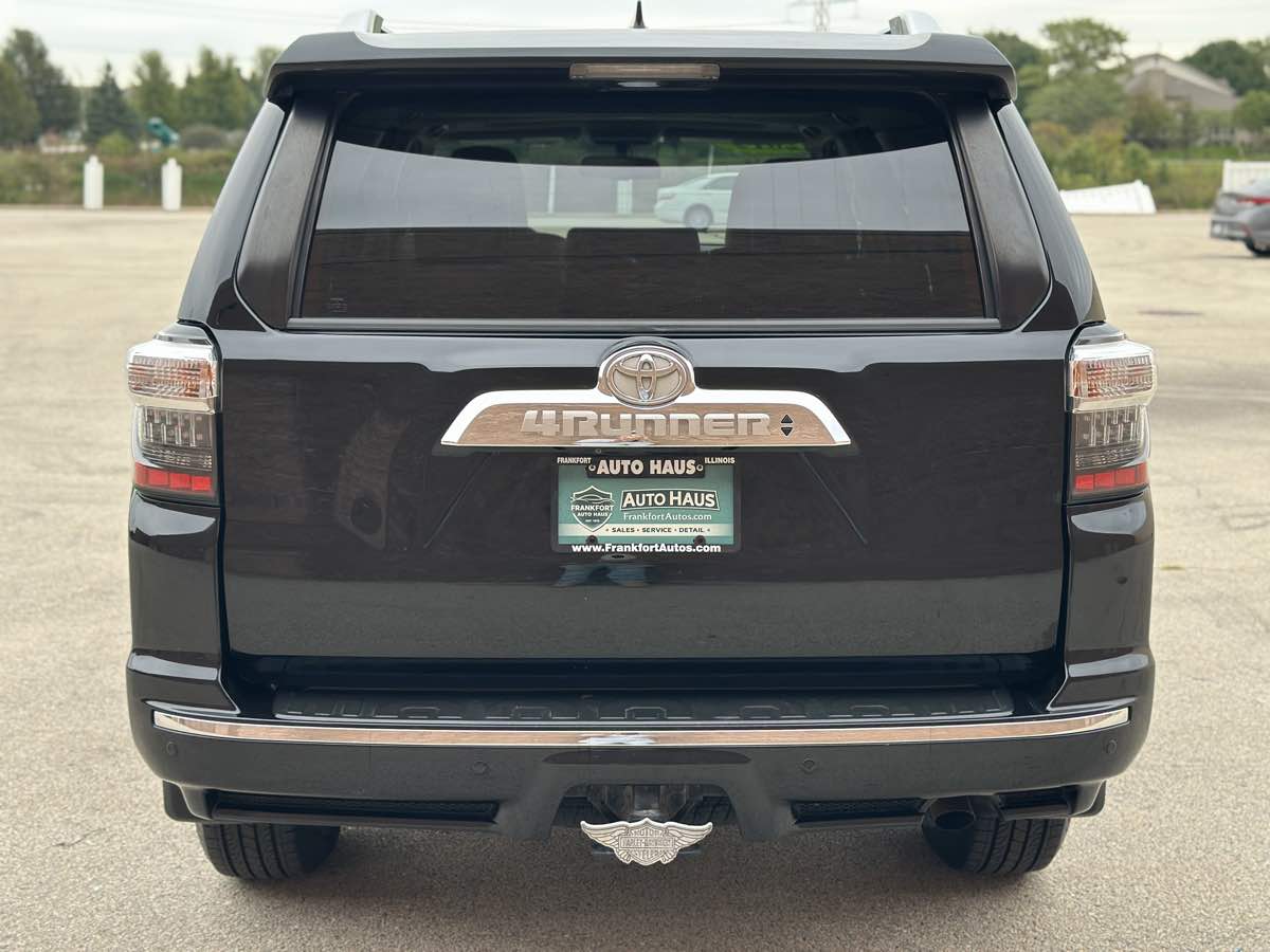 Photo 10 of this Toyota 4Runner