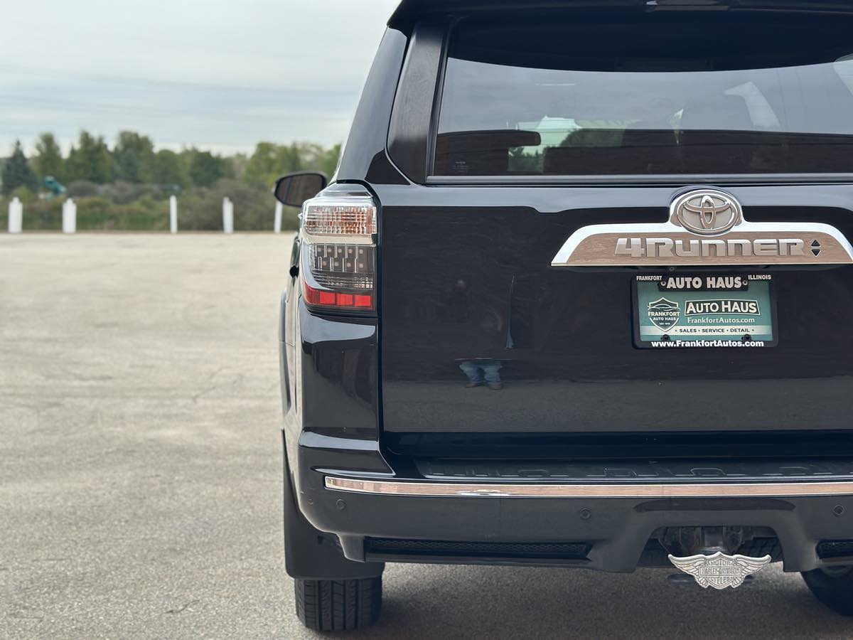 Photo 11 of this Toyota 4Runner