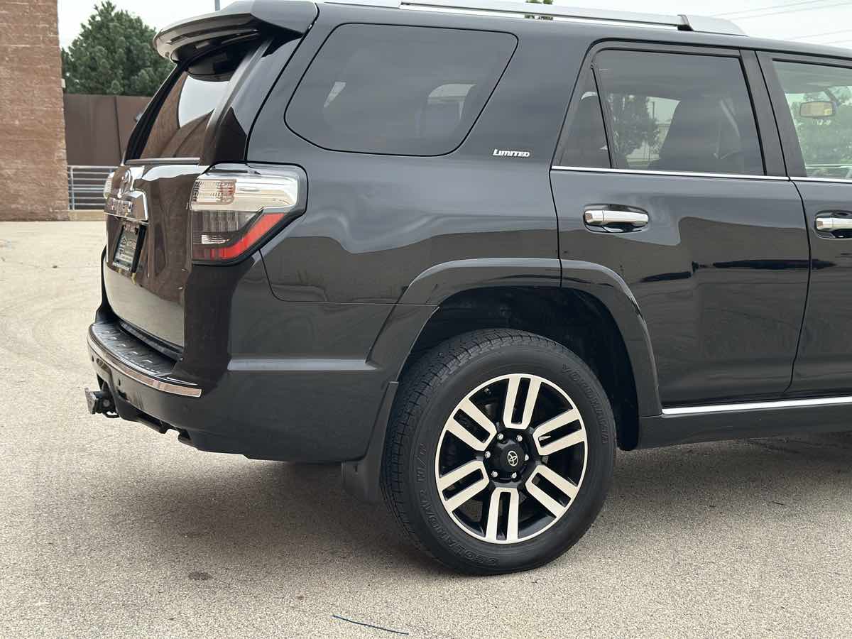 Photo 14 of this Toyota 4Runner