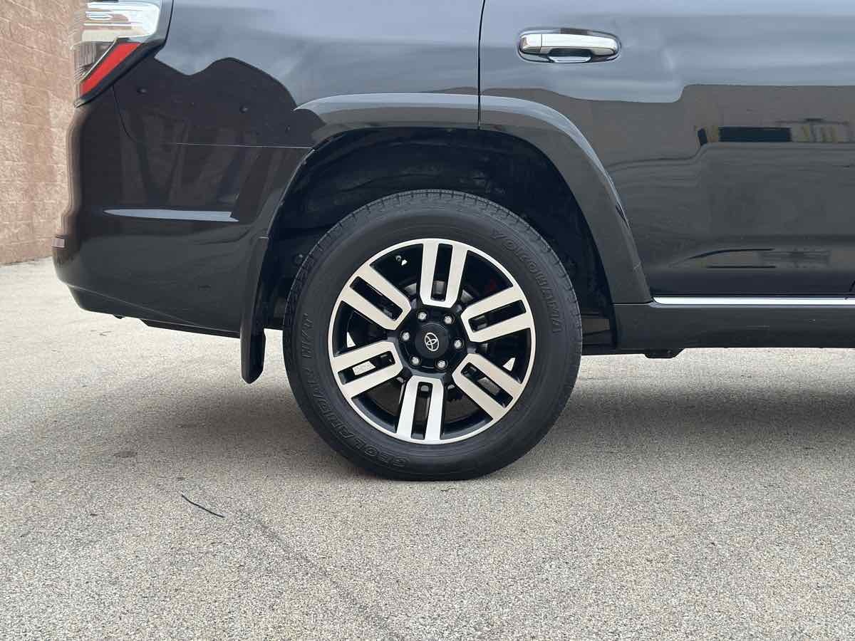 Photo 15 of this Toyota 4Runner