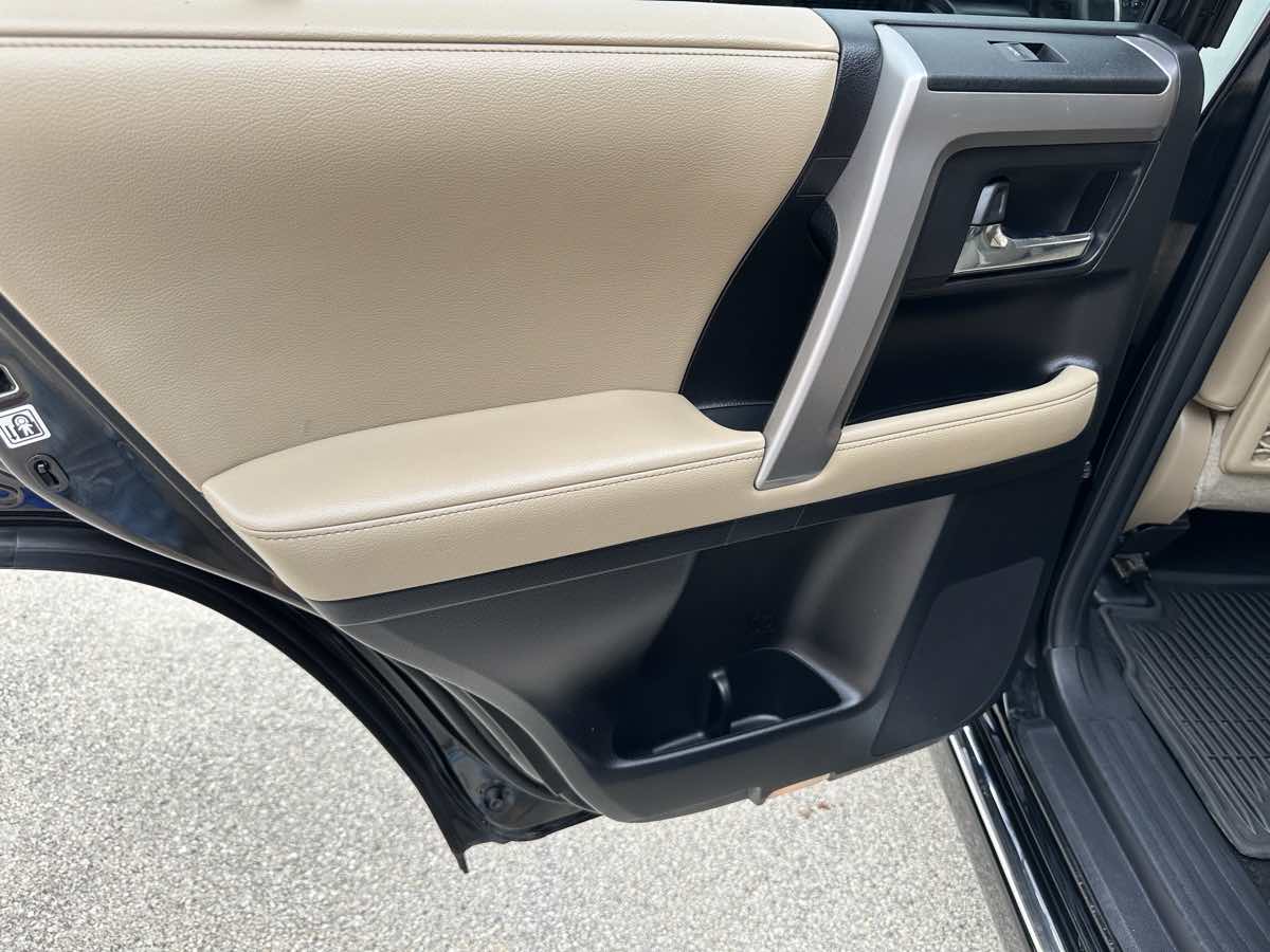 Photo 28 of this Toyota 4Runner