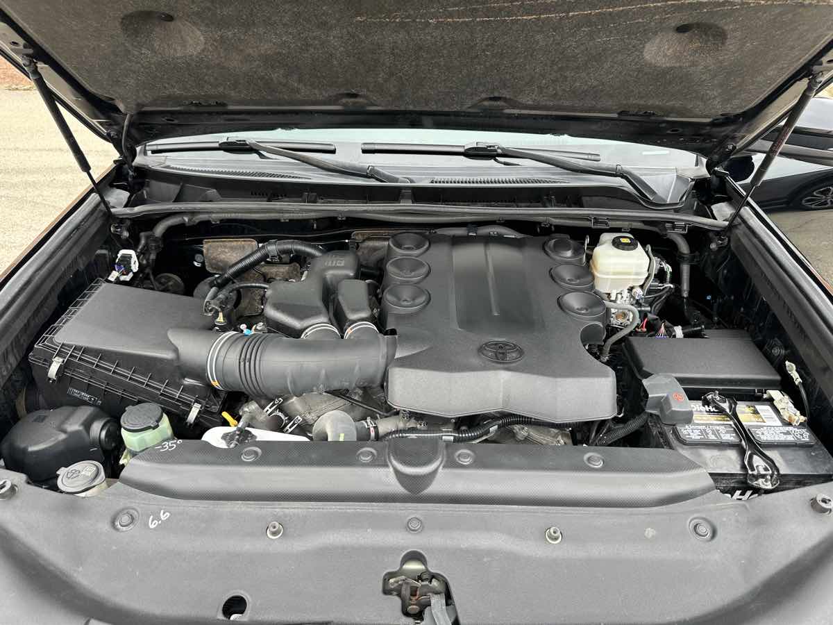 Photo 32 of this Toyota 4Runner