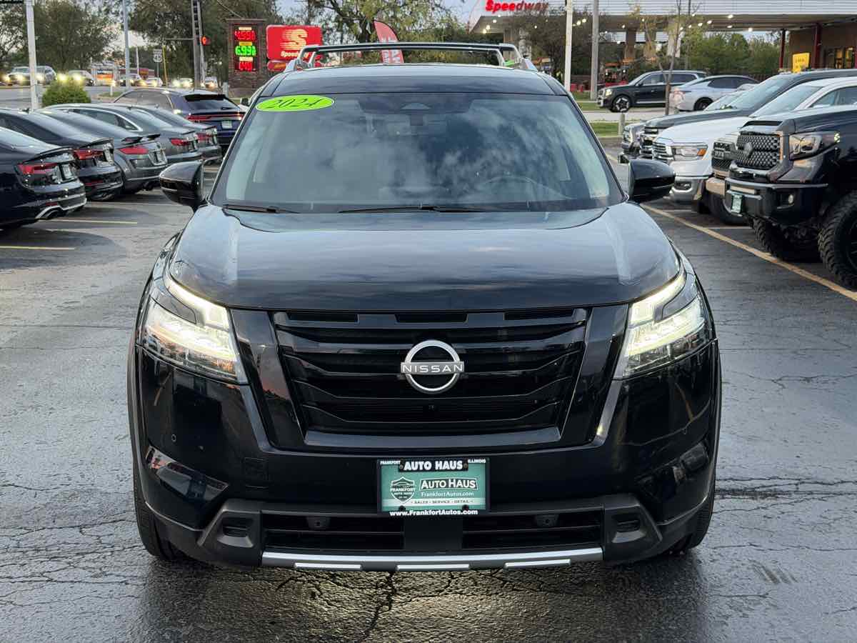 Photo 3 of this Nissan Pathfinder