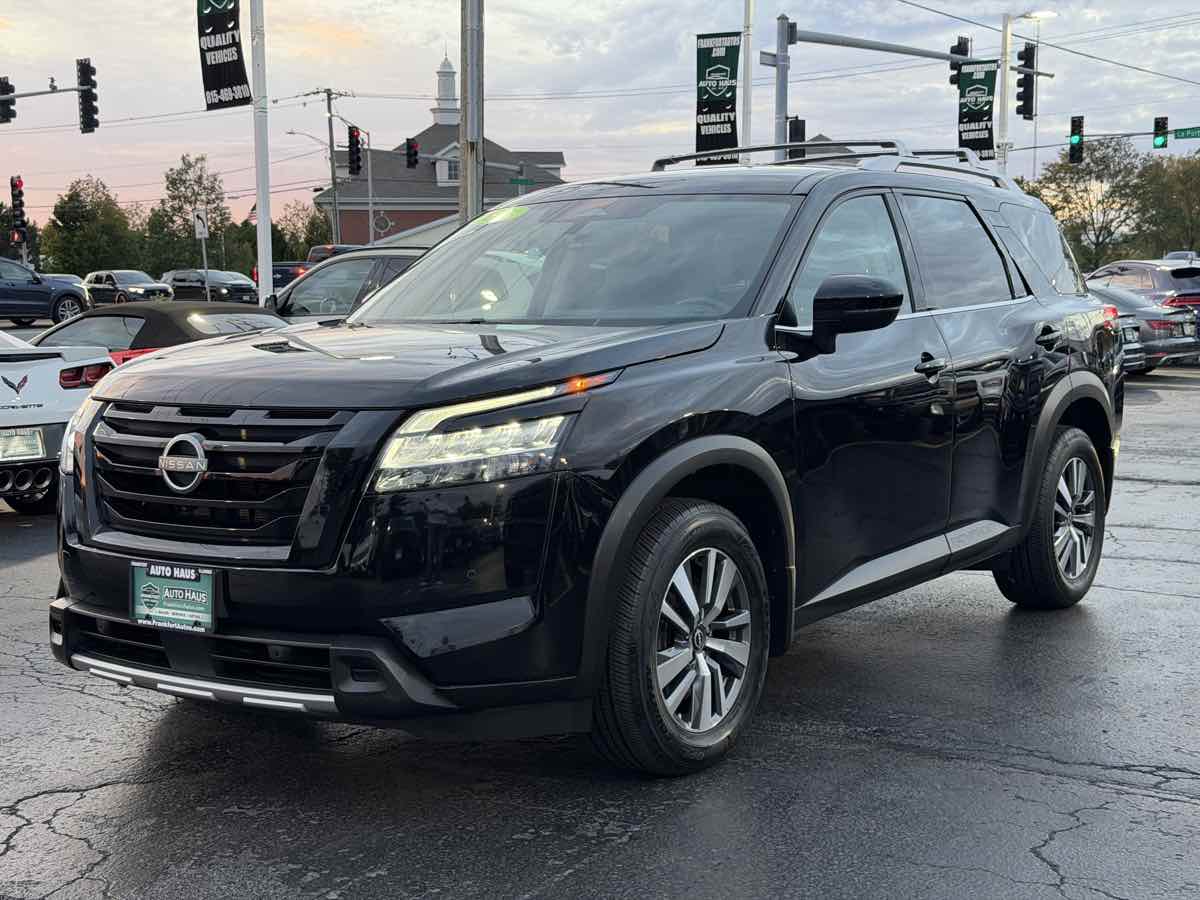 Photo 5 of this Nissan Pathfinder