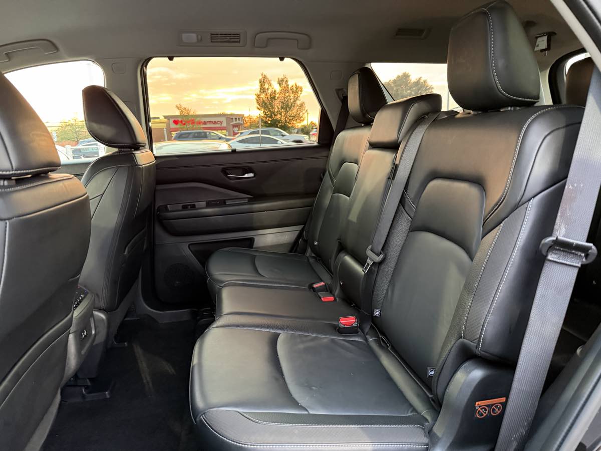 Photo 20 of this Nissan Pathfinder