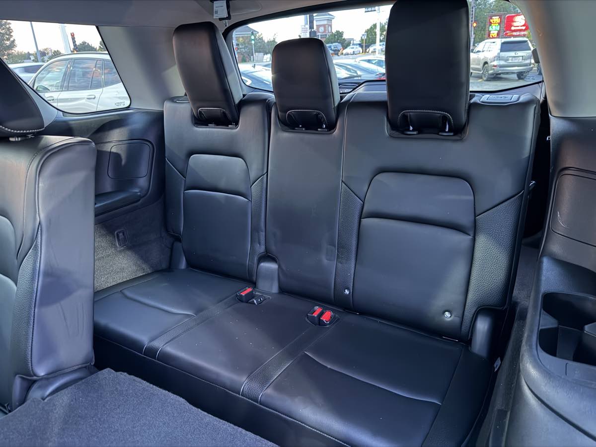 Photo 22 of this Nissan Pathfinder