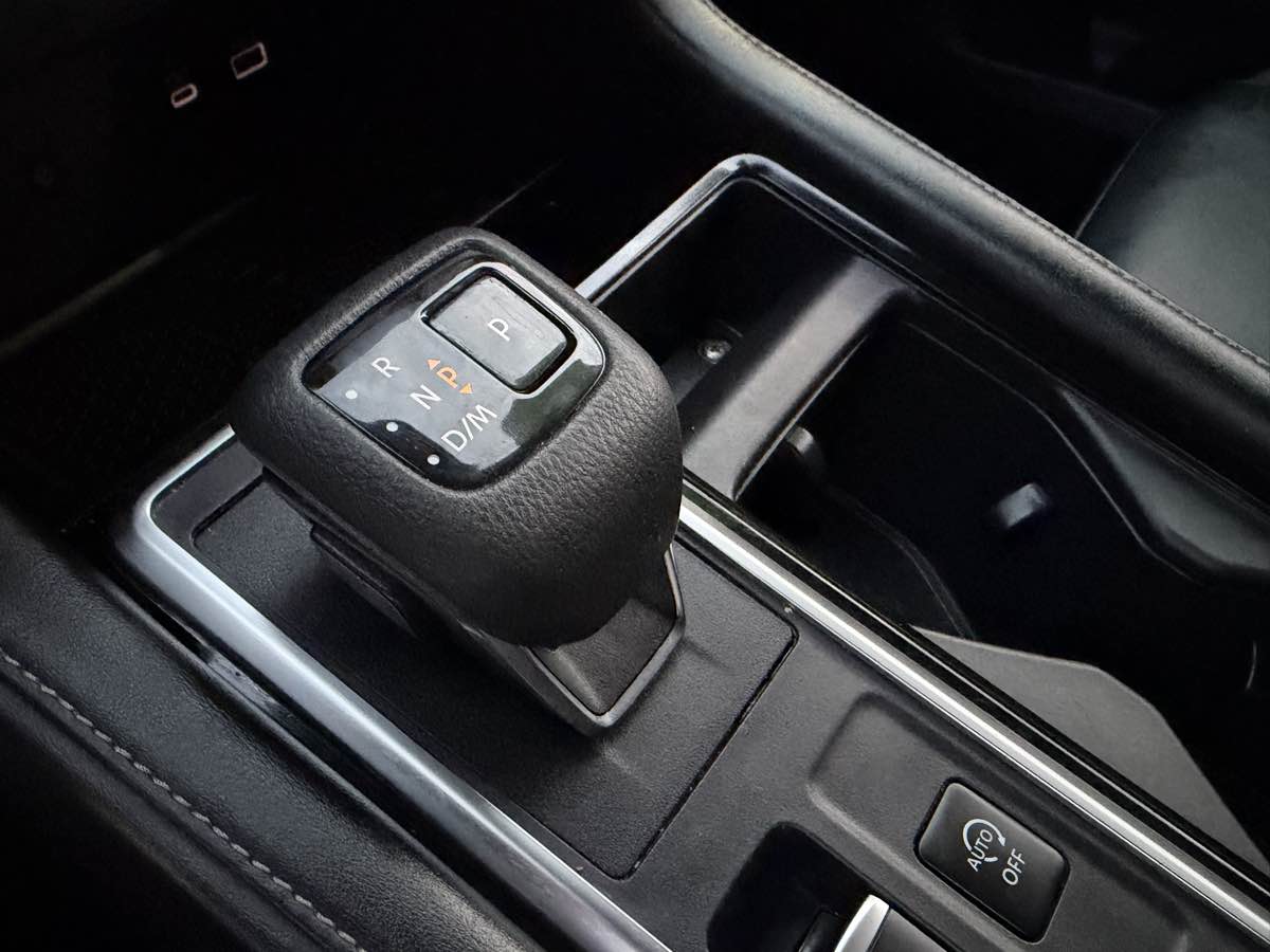 Photo 34 of this Nissan Pathfinder
