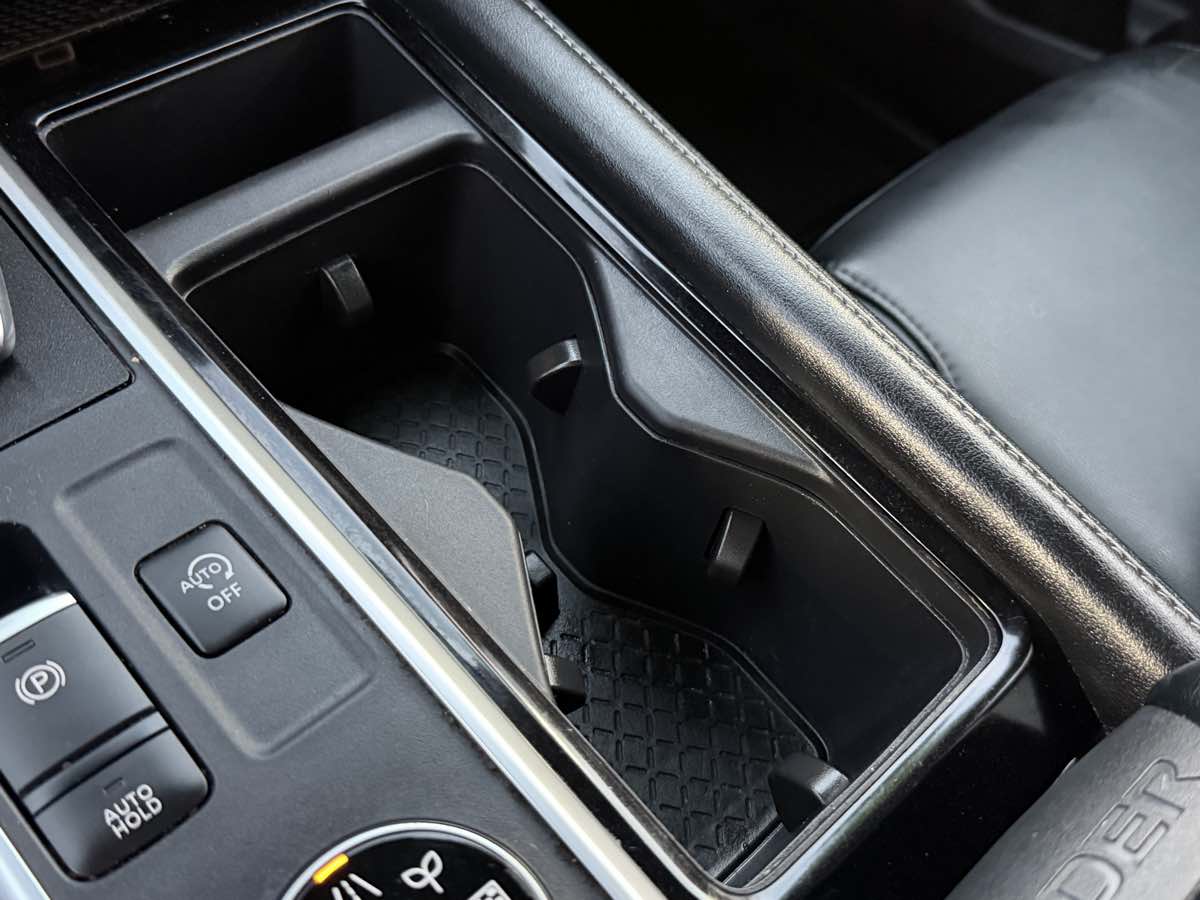Photo 35 of this Nissan Pathfinder