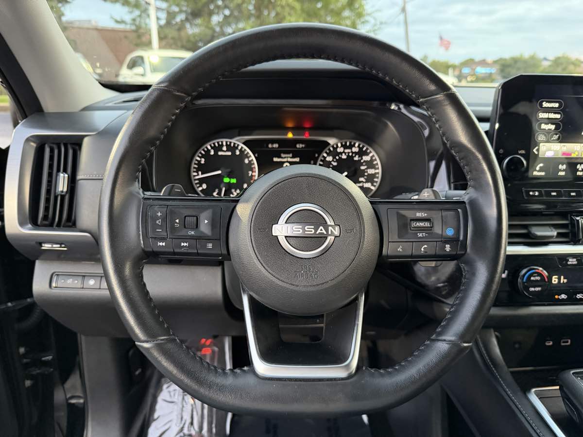 Photo 41 of this Nissan Pathfinder