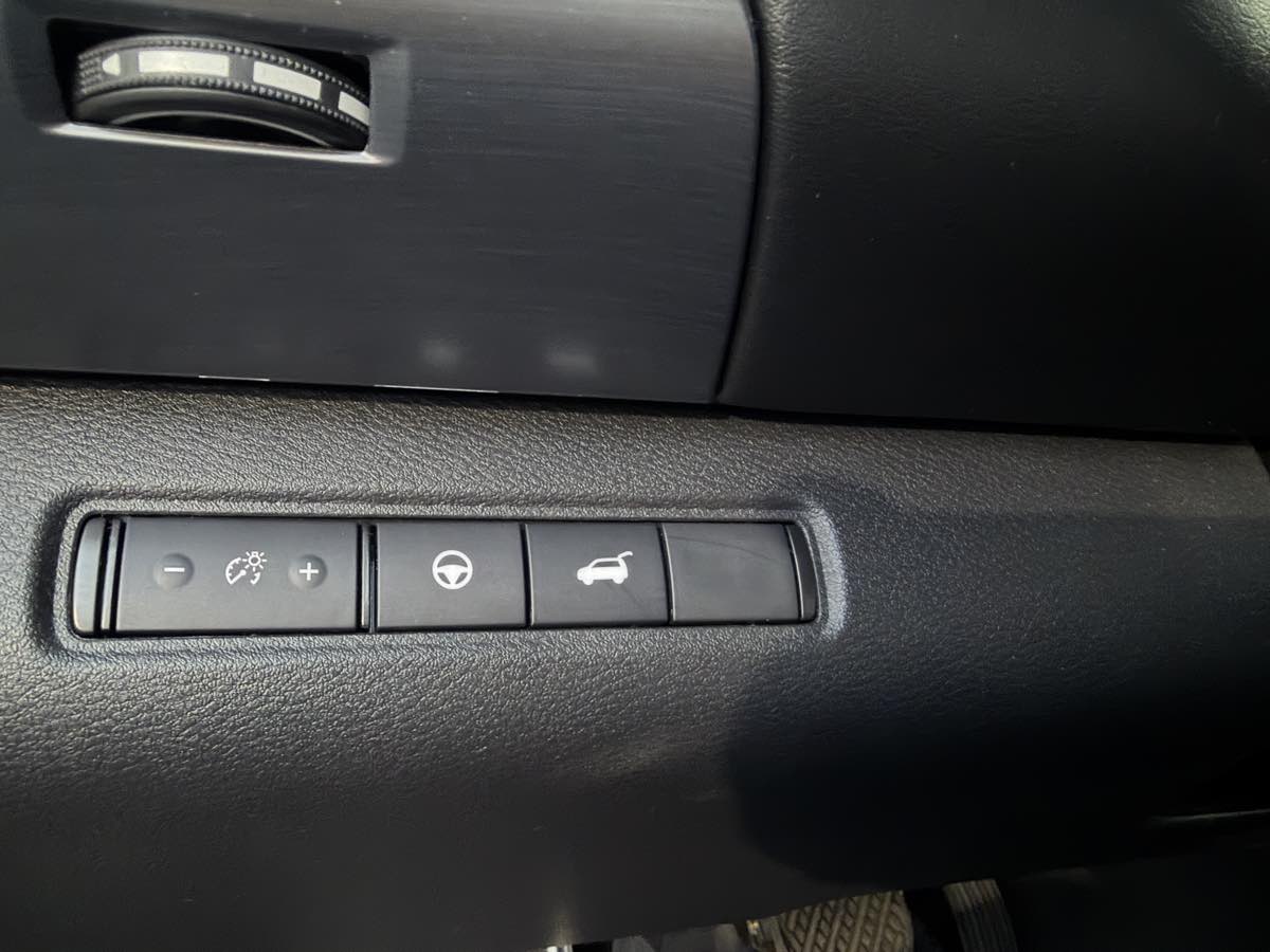 Photo 43 of this Nissan Pathfinder