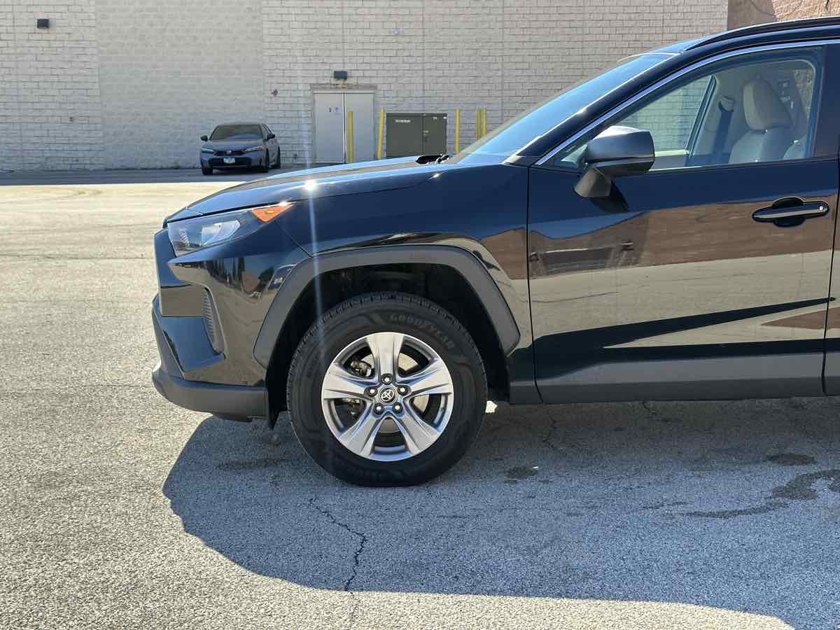 Photo 4 of this Toyota RAV4