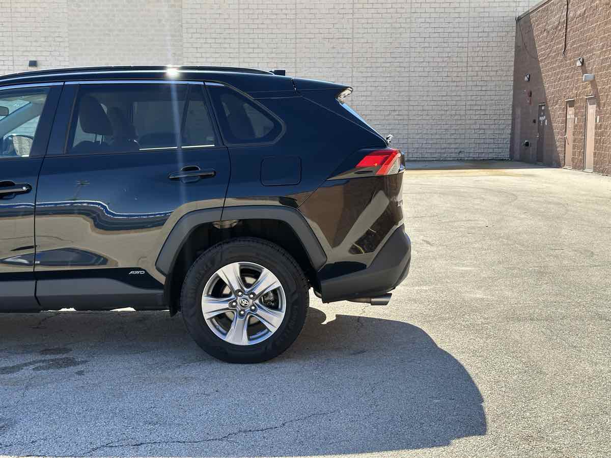 Photo 5 of this Toyota RAV4