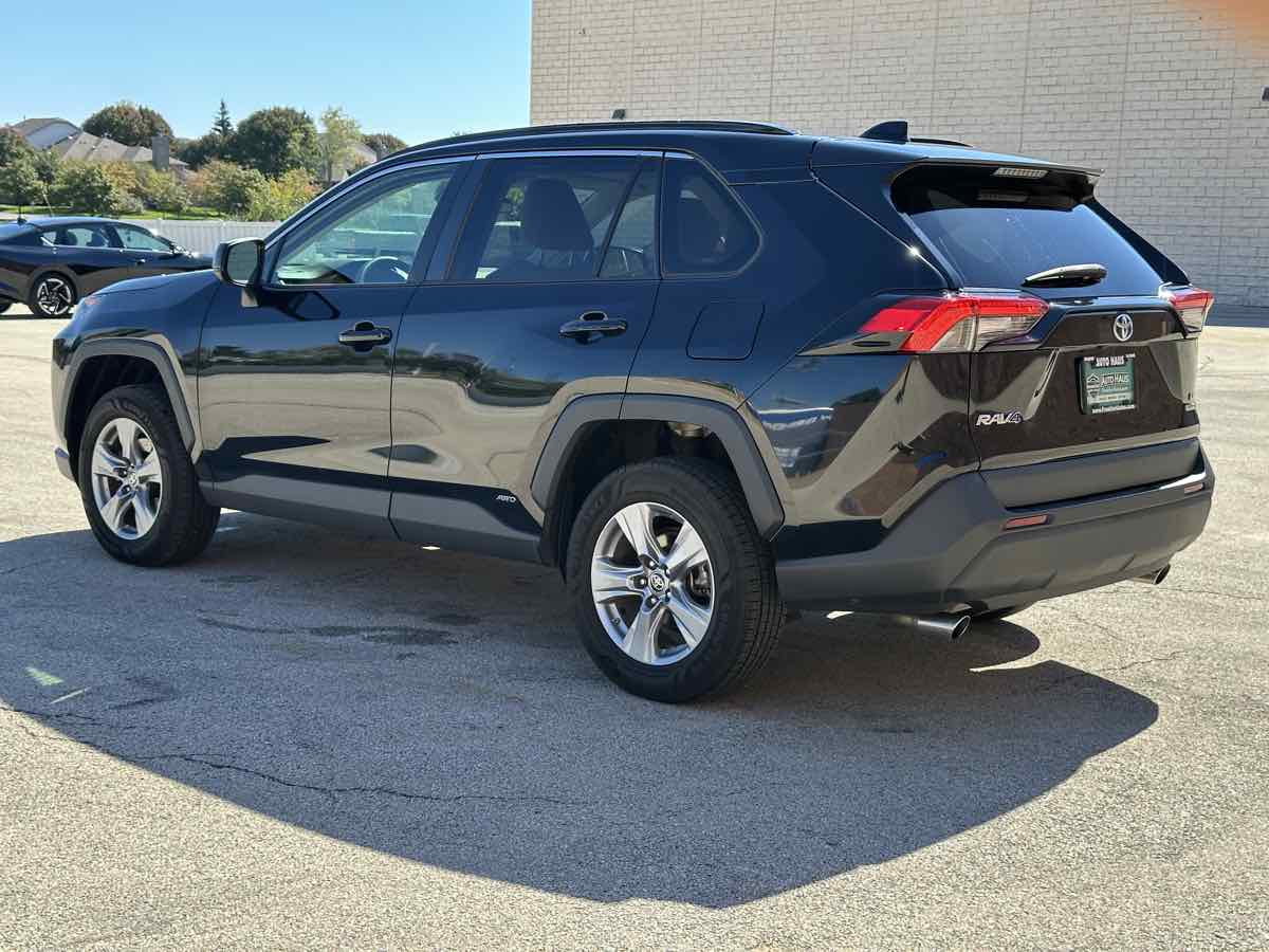 Photo 6 of this Toyota RAV4