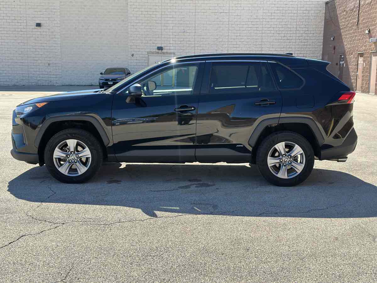 Photo 15 of this Toyota RAV4