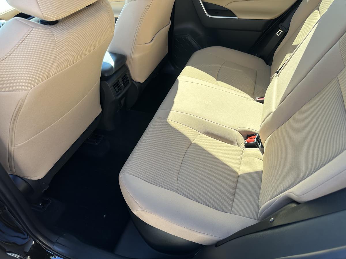 Photo 21 of this Toyota RAV4