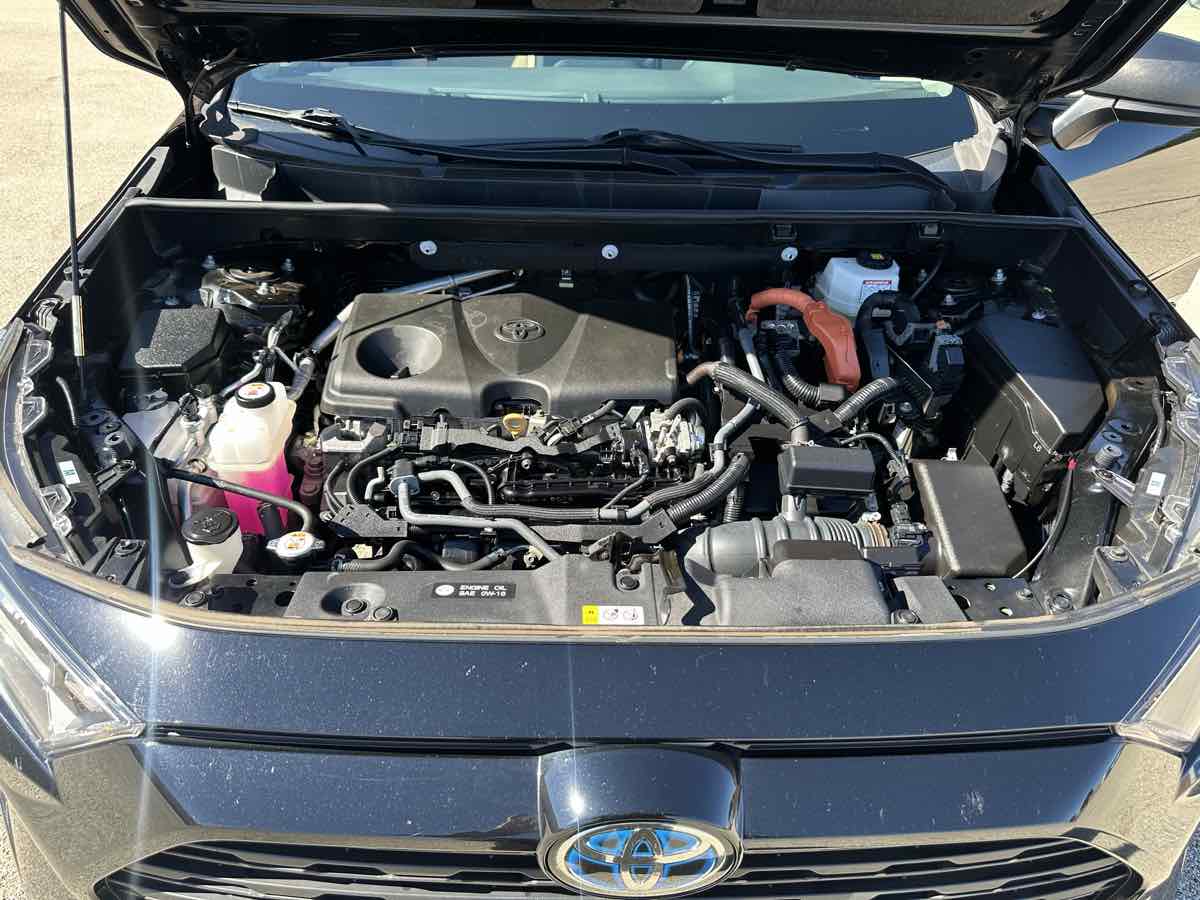 Photo 37 of this Toyota RAV4