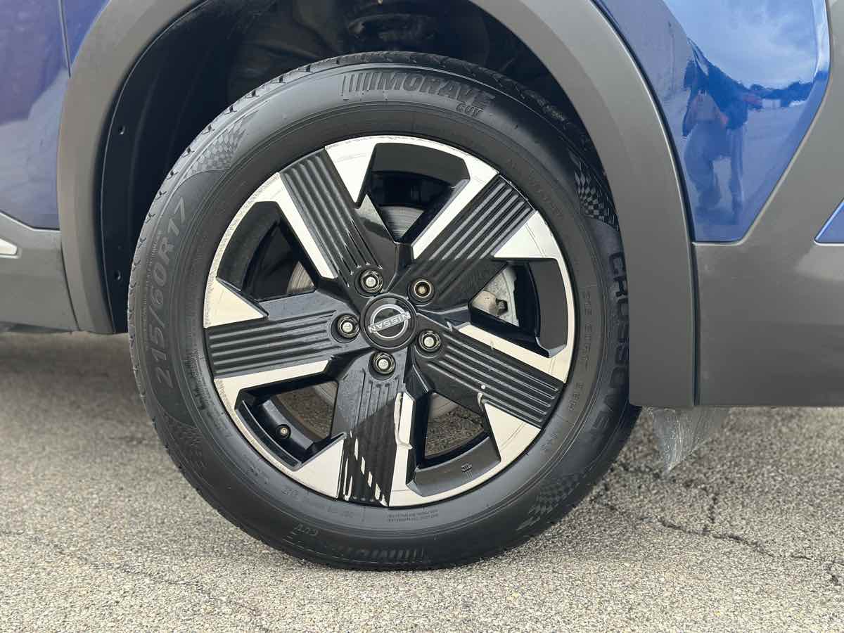 Photo 3 of this Nissan Kicks