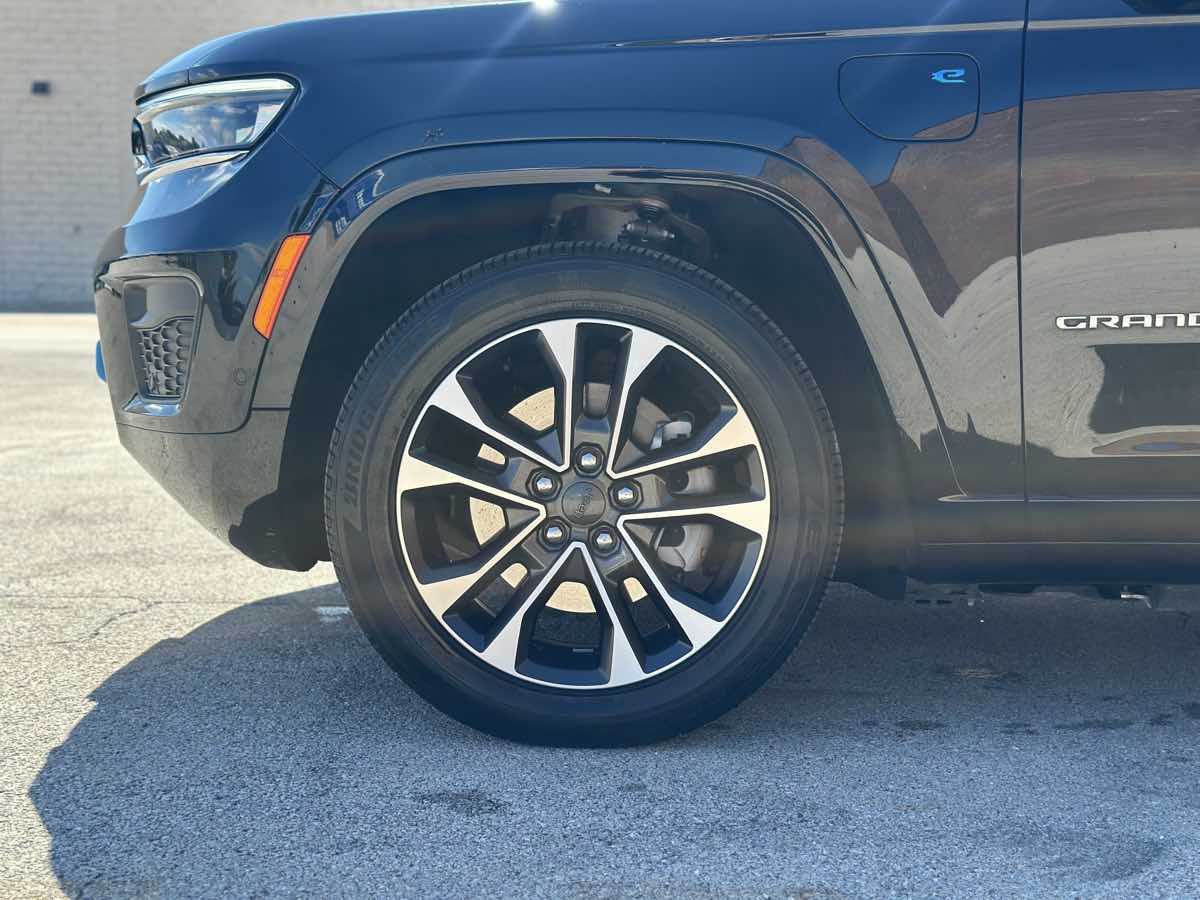 Photo 6 of this Jeep Grand Cherokee 4xe