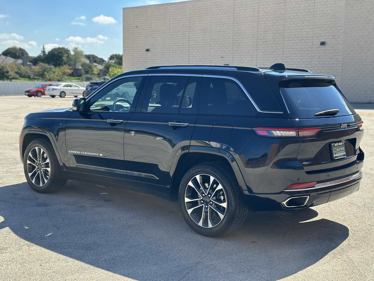 Photo 9 of this Jeep Grand Cherokee 4xe
