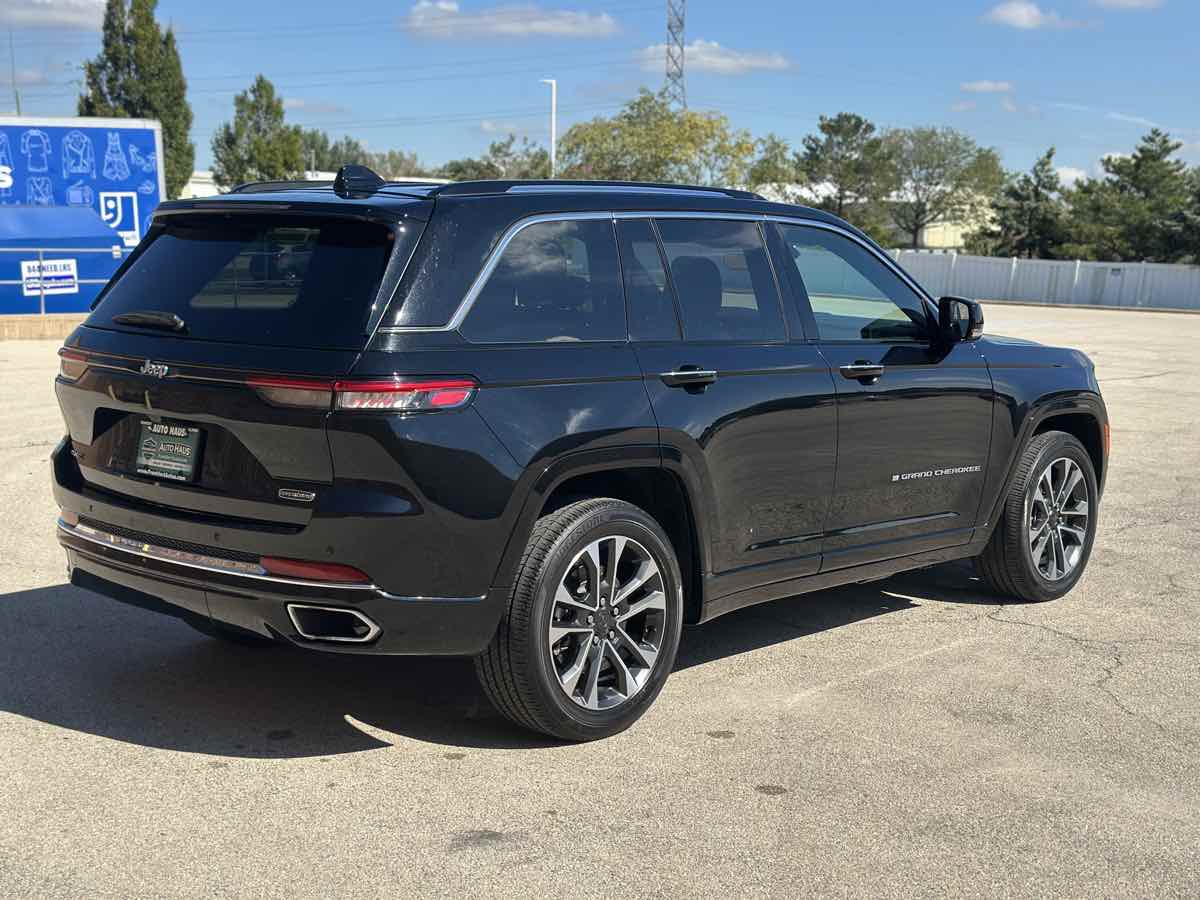 Photo 11 of this Jeep Grand Cherokee 4xe