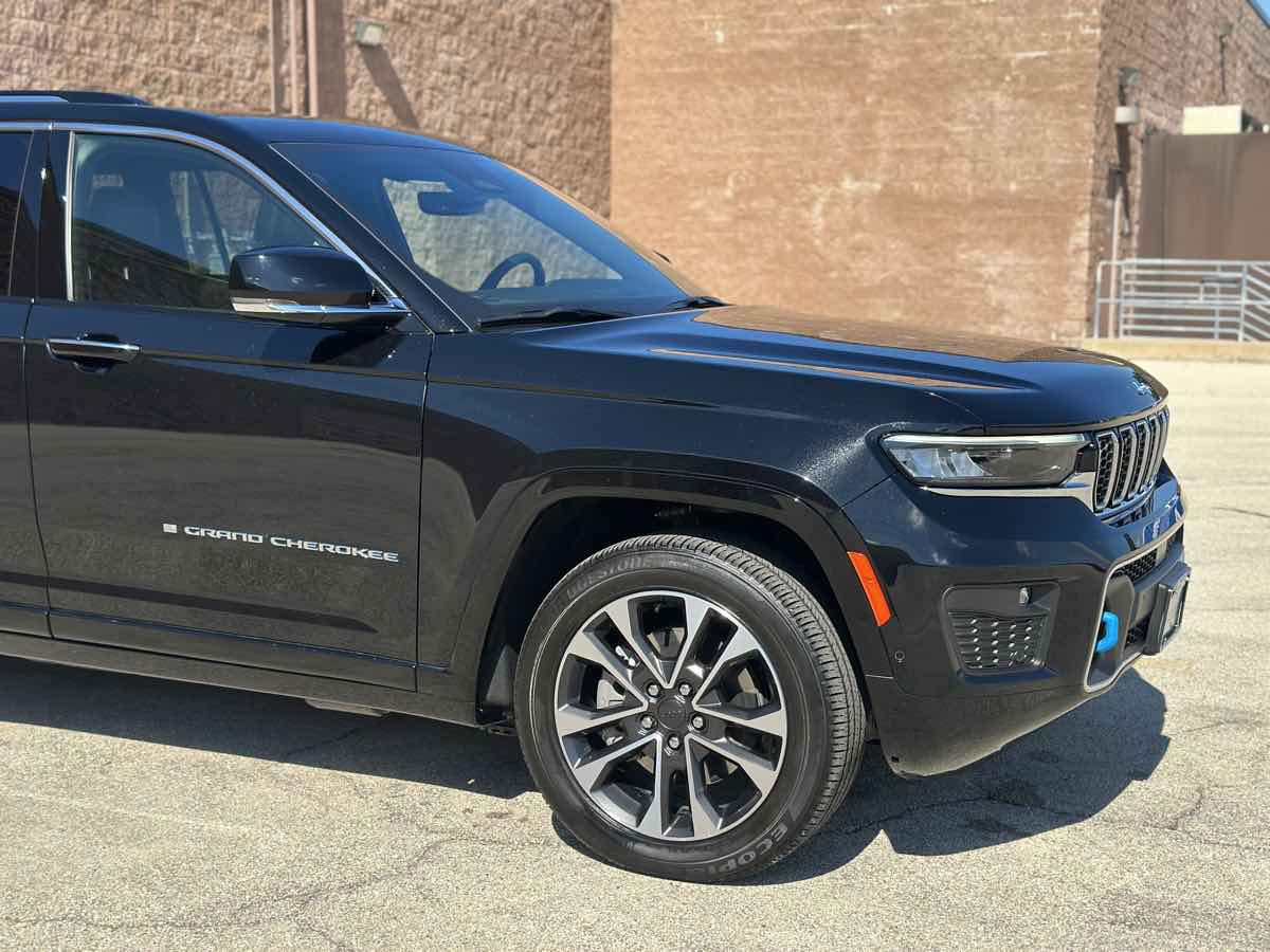 Photo 14 of this Jeep Grand Cherokee 4xe