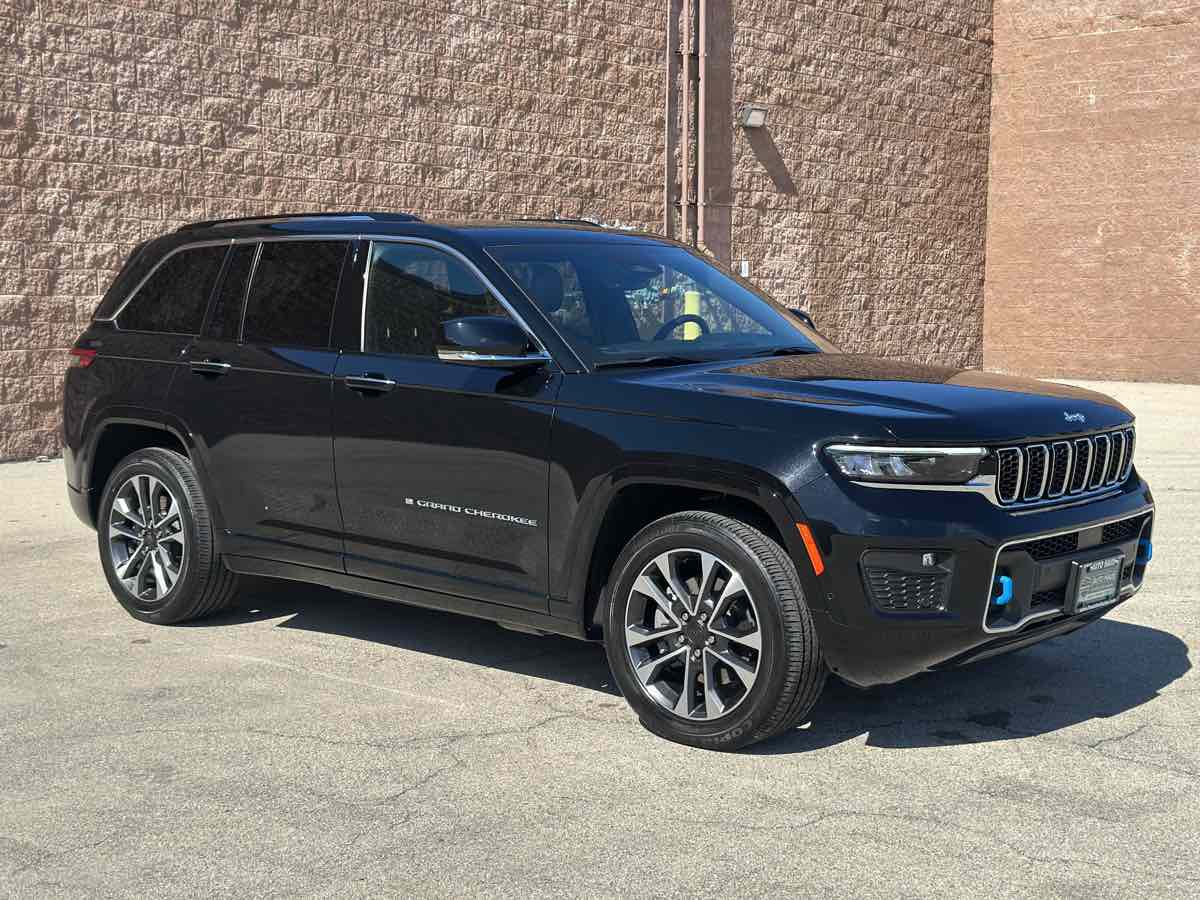 Photo 16 of this Jeep Grand Cherokee 4xe