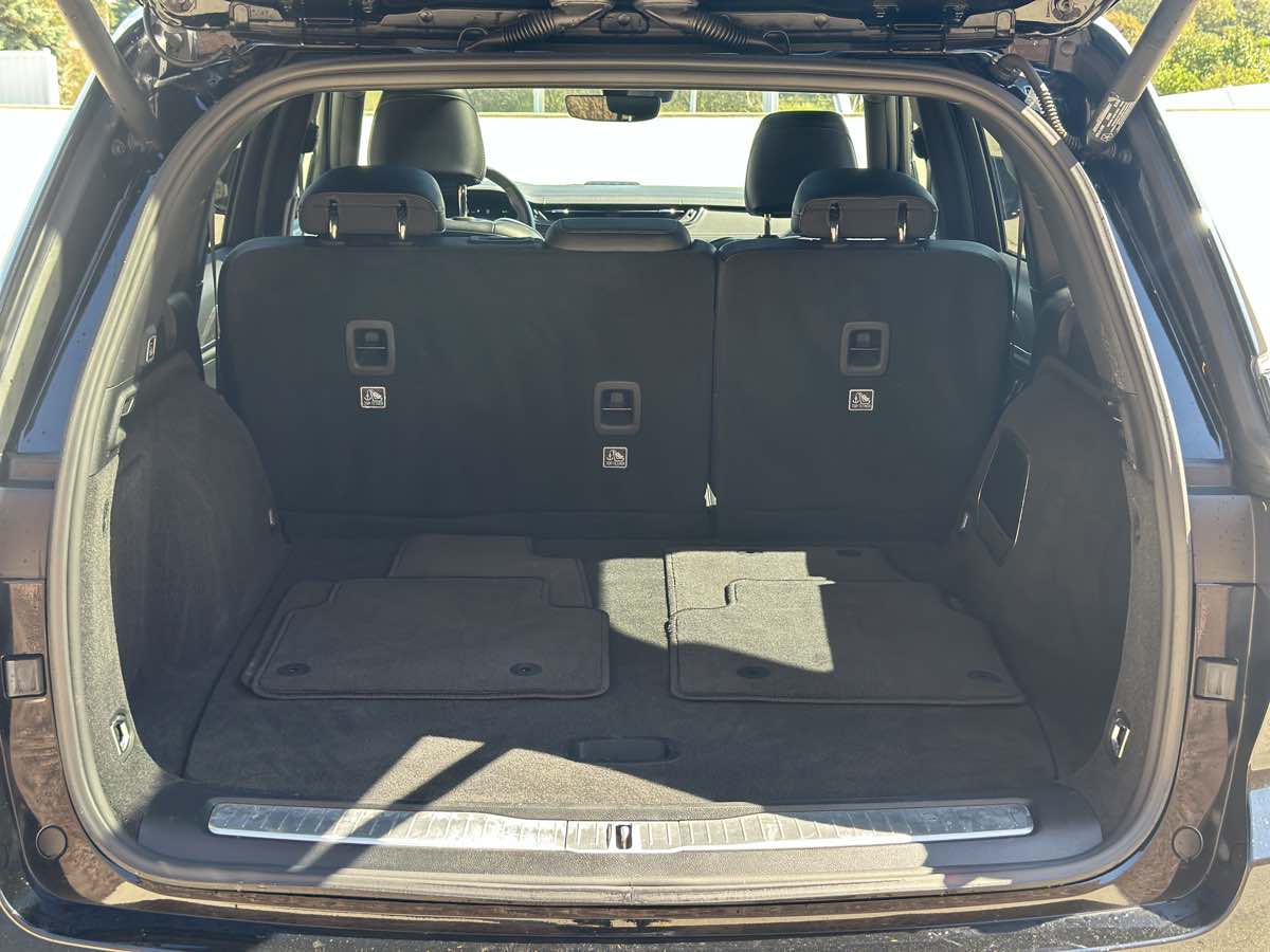 Photo 17 of this Jeep Grand Cherokee 4xe