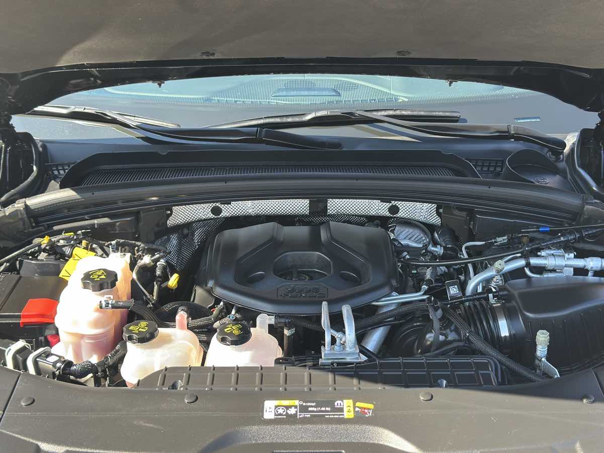 Photo 18 of this Jeep Grand Cherokee 4xe