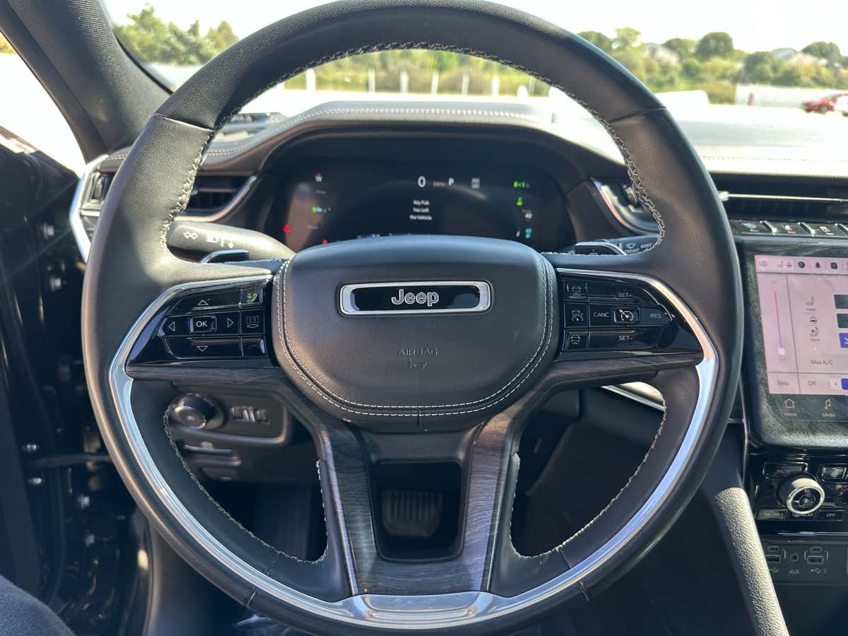 Photo 26 of this Jeep Grand Cherokee 4xe