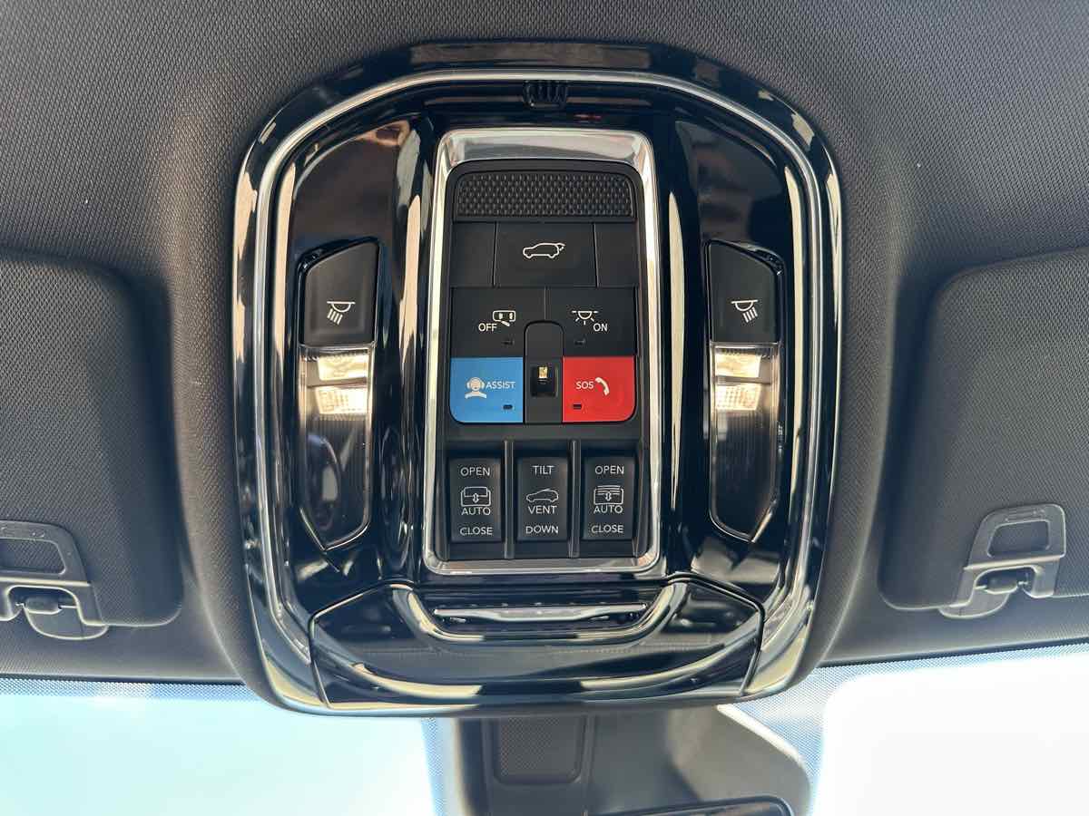 Photo 28 of this Jeep Grand Cherokee 4xe