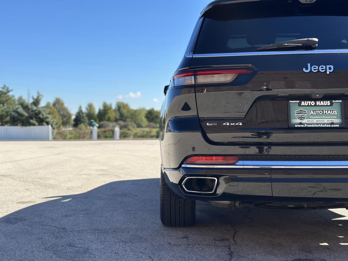 Photo 6 of this Jeep Grand Cherokee L