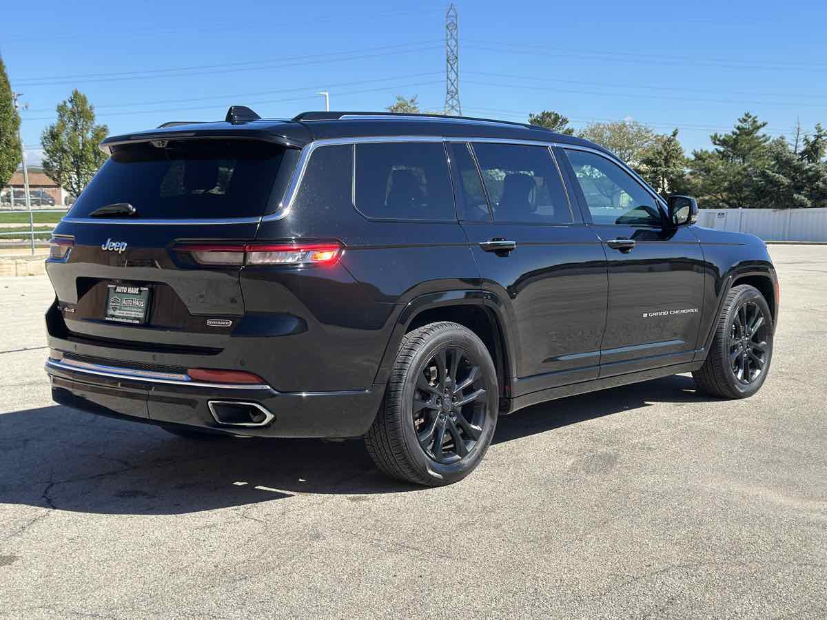 Photo 7 of this Jeep Grand Cherokee L