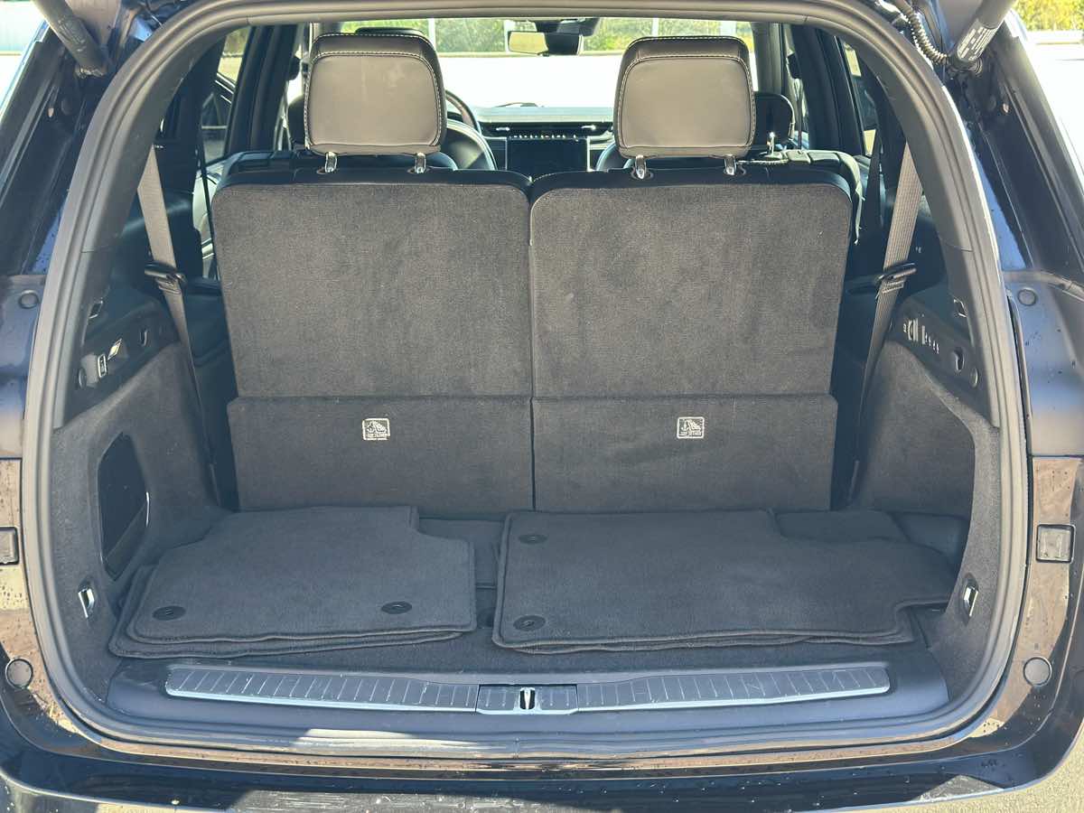 Photo 8 of this Jeep Grand Cherokee L
