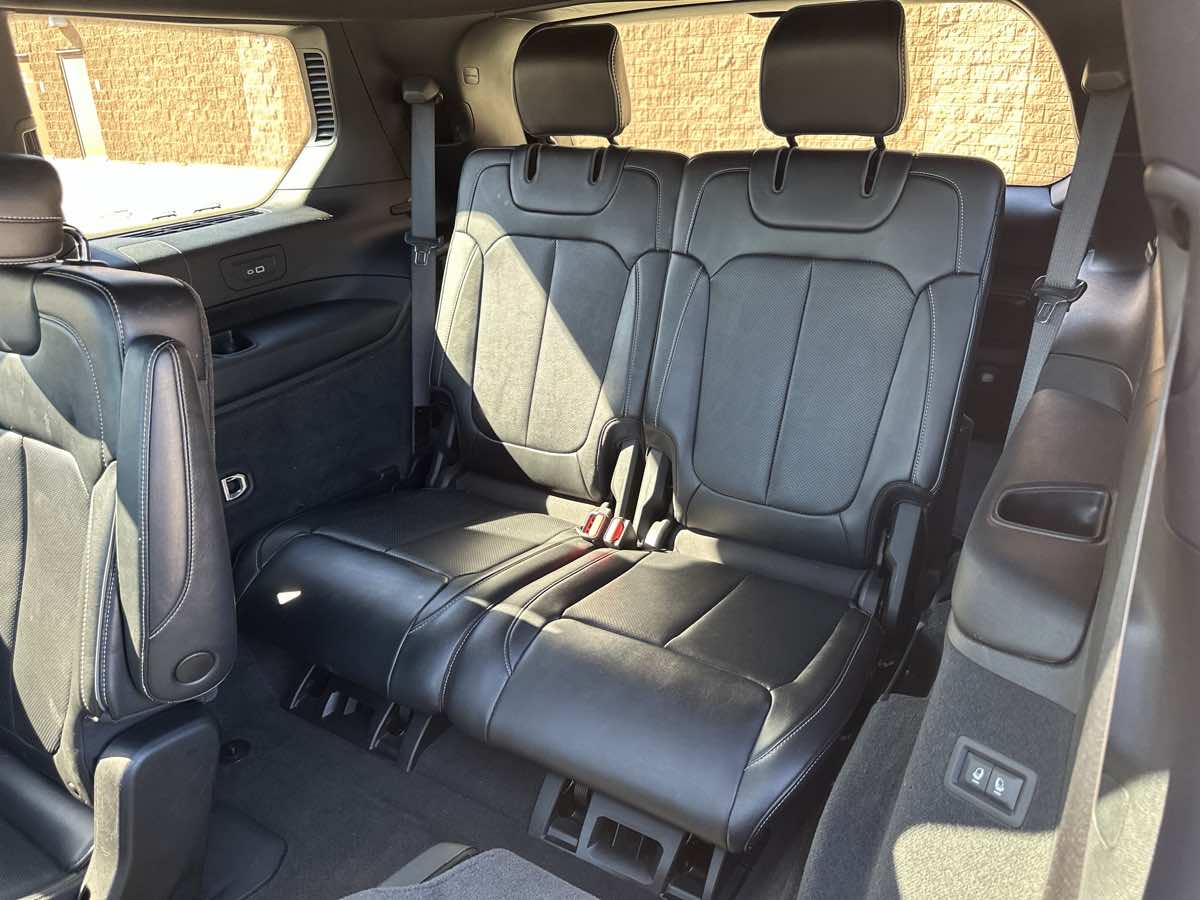 Photo 14 of this Jeep Grand Cherokee L