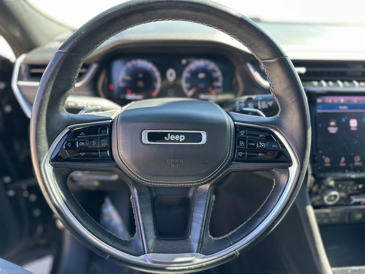 Photo 18 of this Jeep Grand Cherokee L