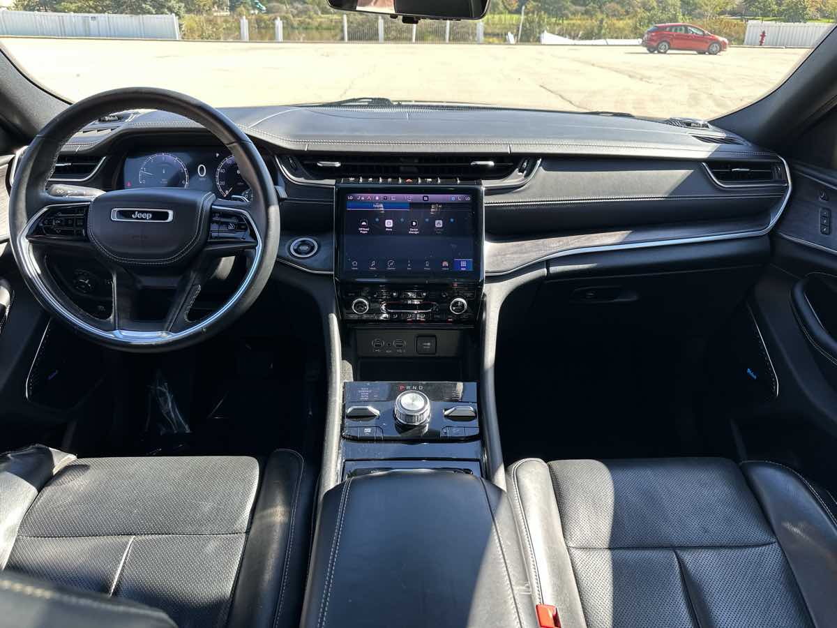 Photo 28 of this Jeep Grand Cherokee L