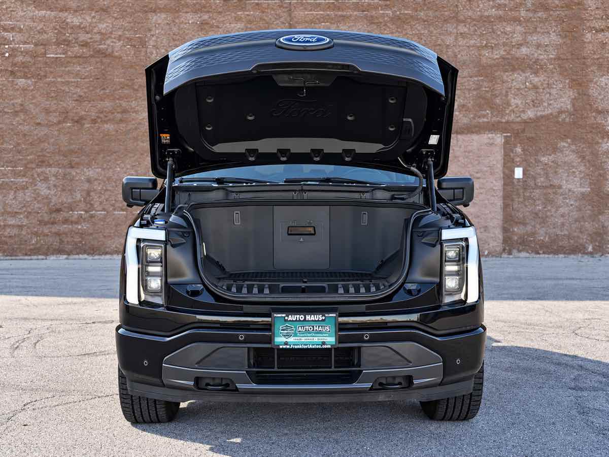 Photo 3 of this Ford F-150 Lightning