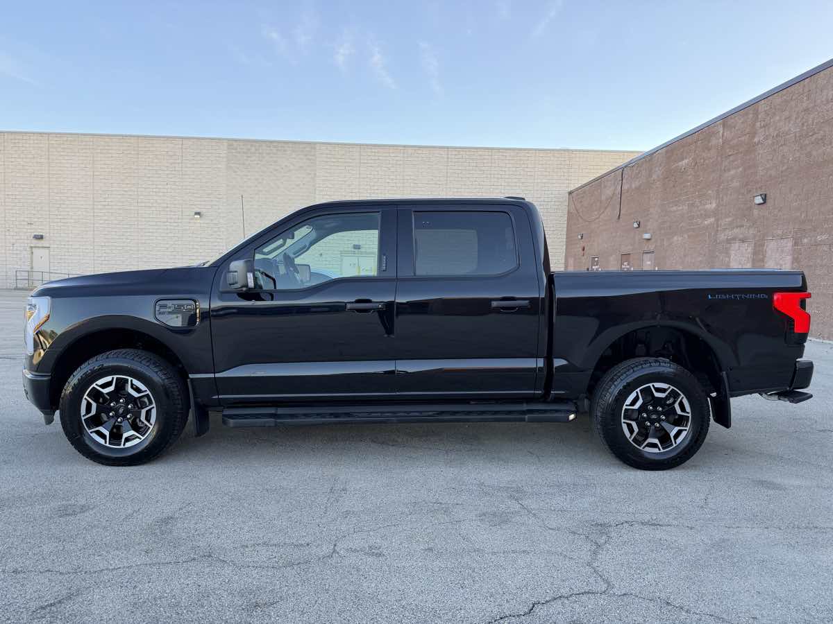 Photo 12 of this Ford F-150 Lightning