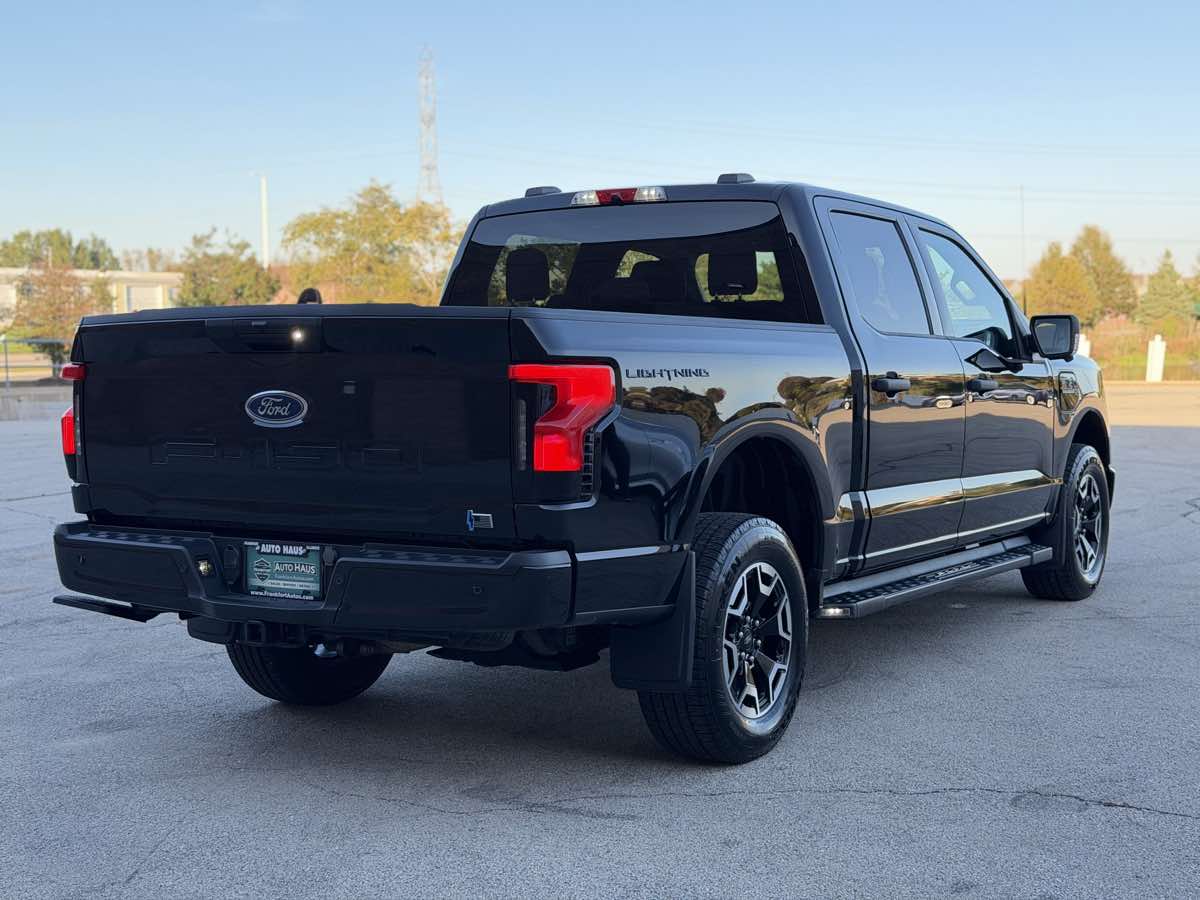 Photo 17 of this Ford F-150 Lightning