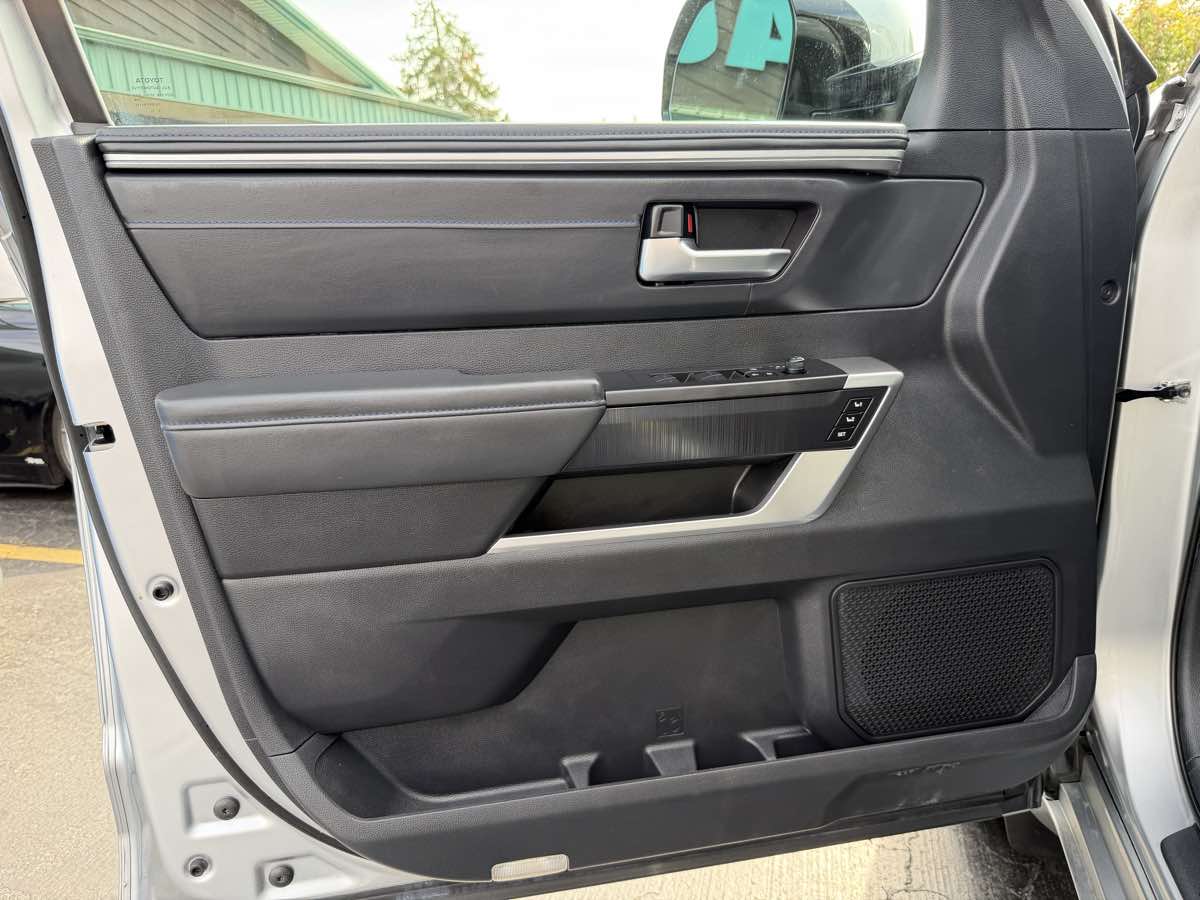 Photo 35 of this Toyota Sequoia