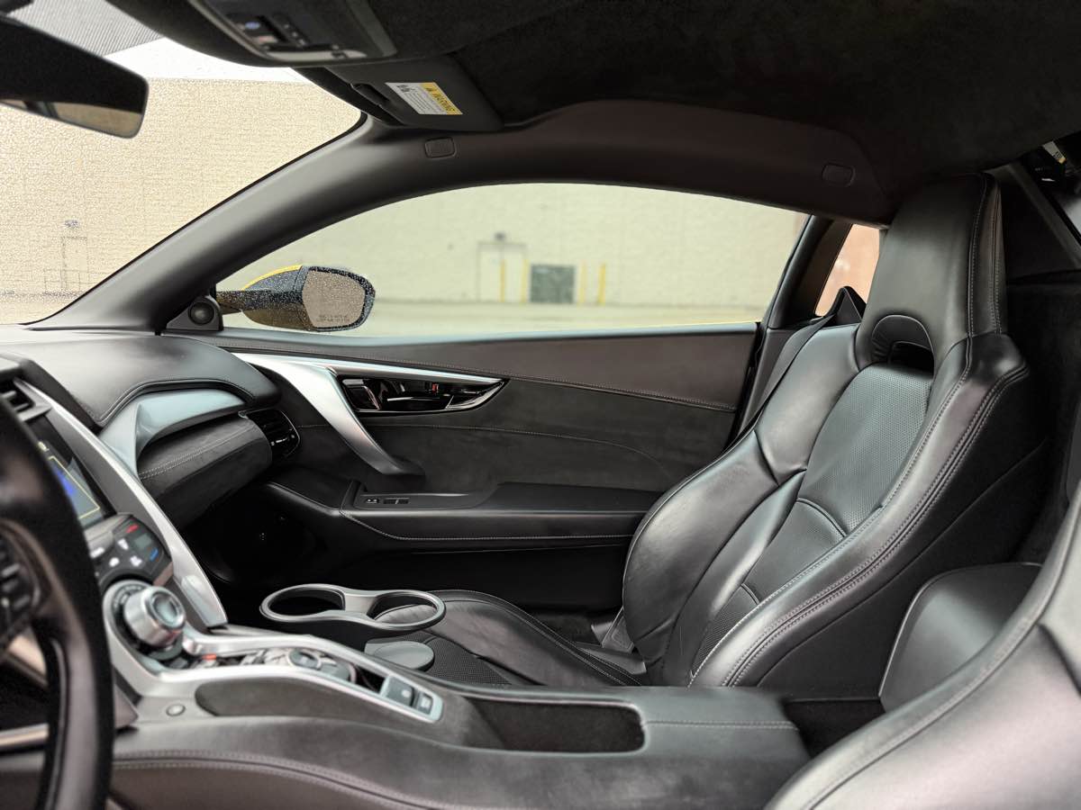 Photo 36 of this Acura NSX
