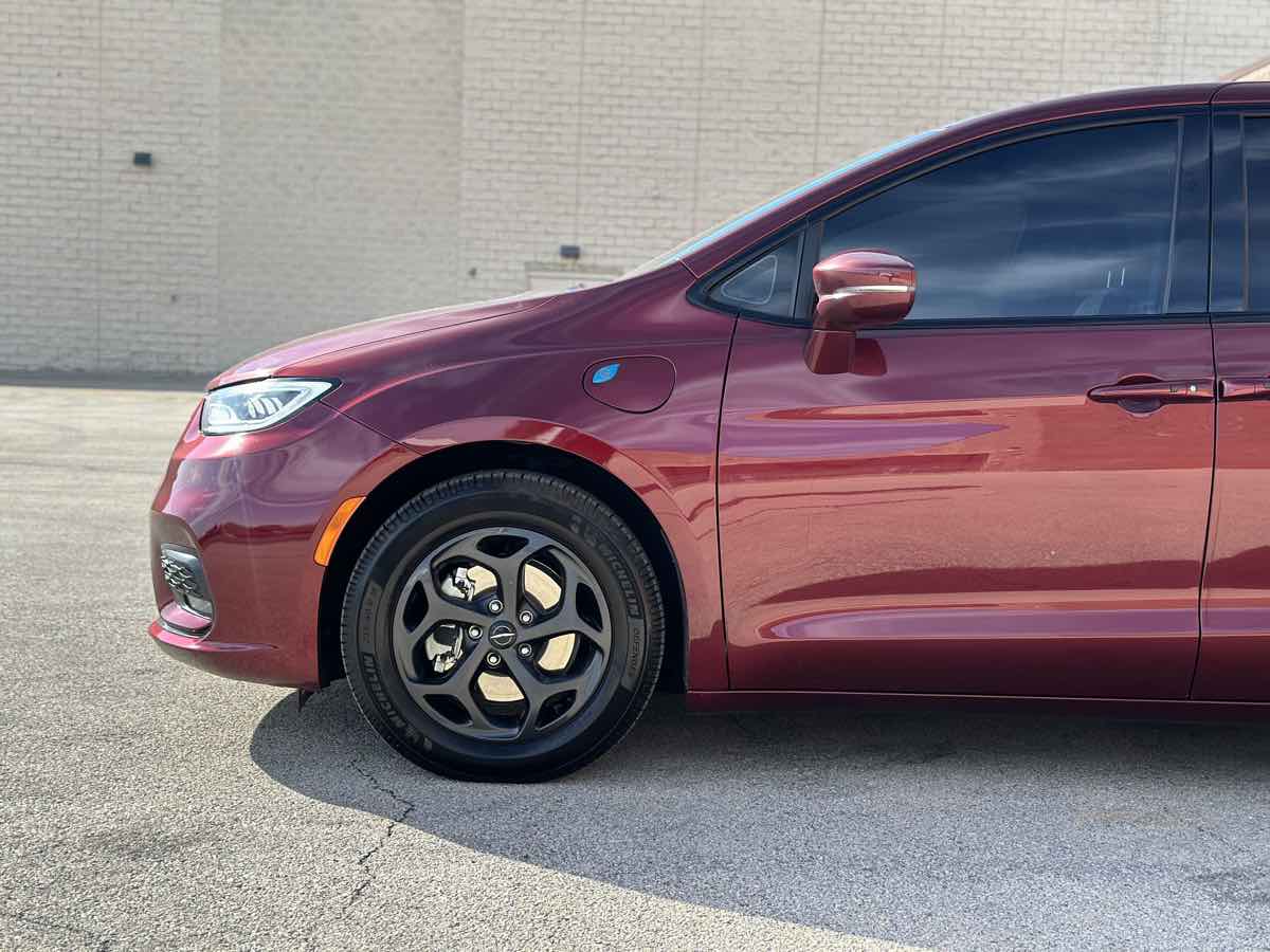 Photo 6 of this Chrysler Pacifica