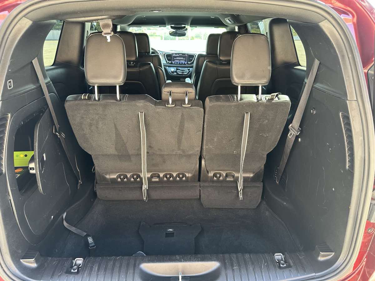 Photo 26 of this Chrysler Pacifica