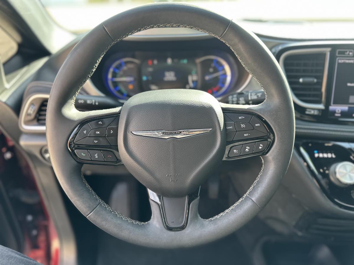 Photo 29 of this Chrysler Pacifica