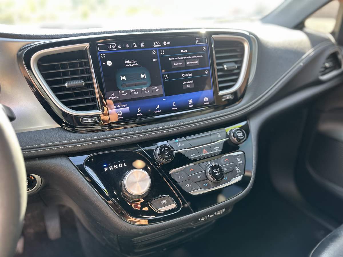 Photo 30 of this Chrysler Pacifica