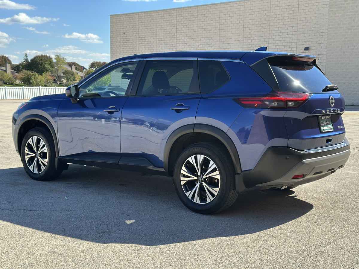 Photo 7 of this Nissan Rogue