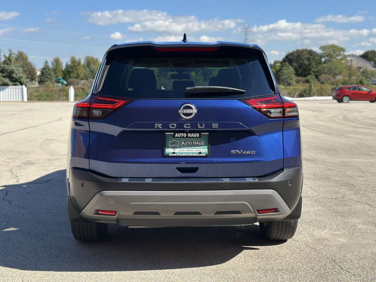 Photo 8 of this Nissan Rogue