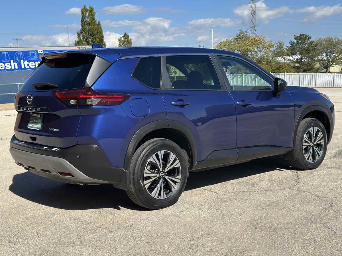 Photo 9 of this Nissan Rogue
