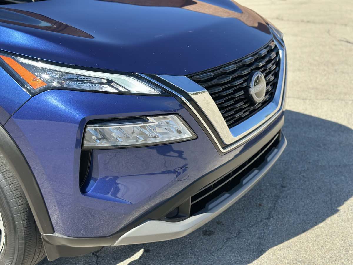 Photo 12 of this Nissan Rogue