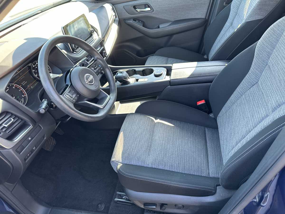 Photo 15 of this Nissan Rogue